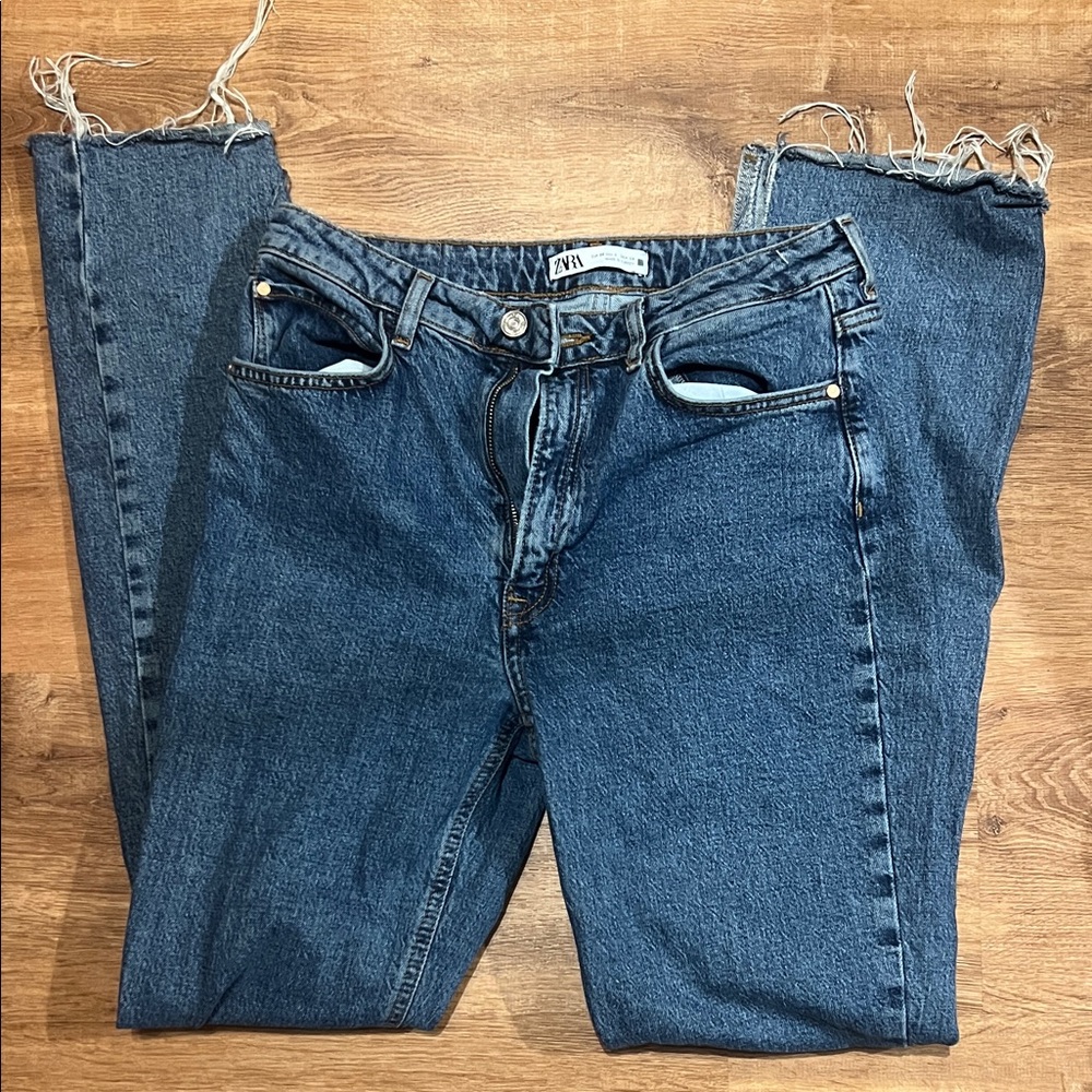 Zara Denim Frayed Hem Jeans